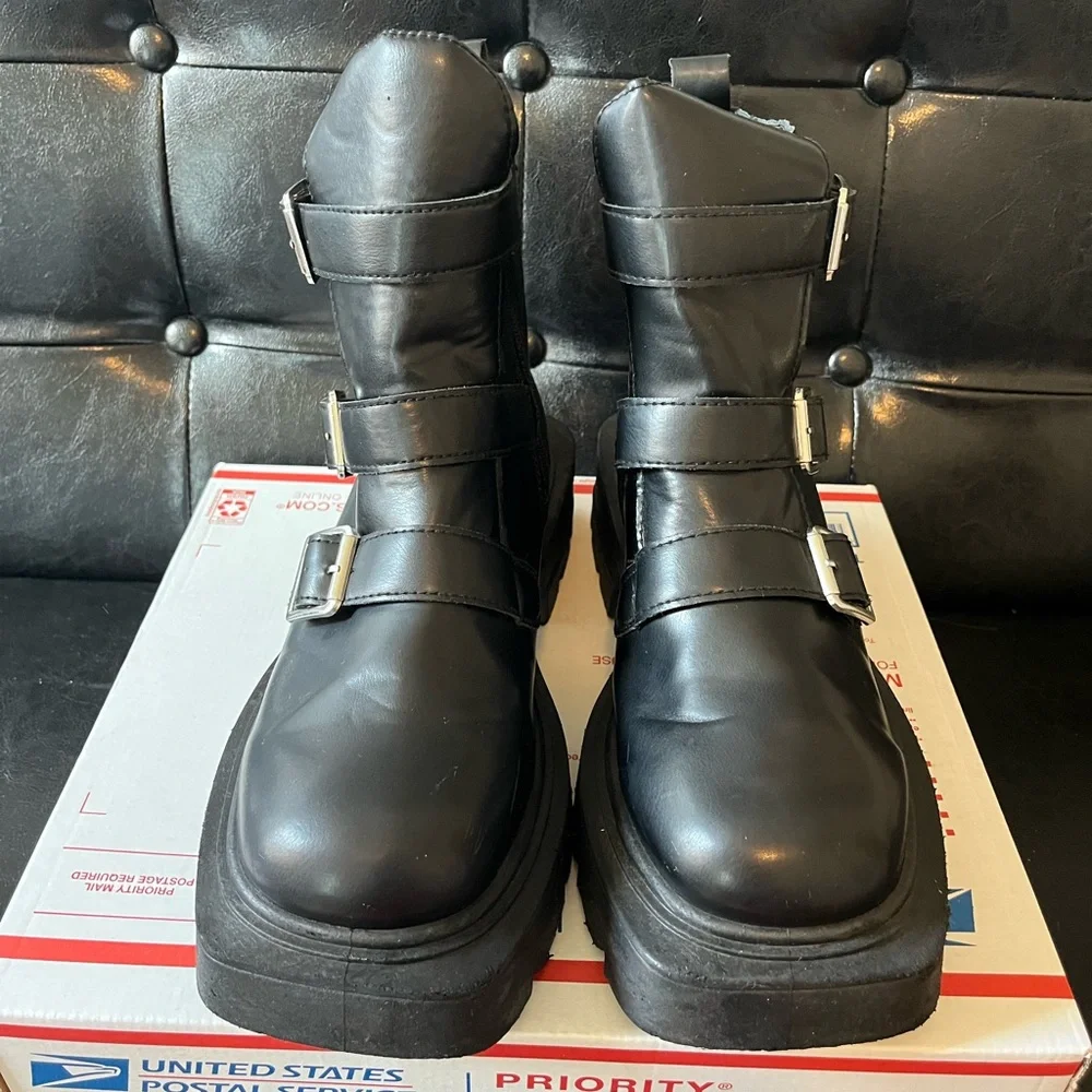 Rouge‎ Helium Platform Boots